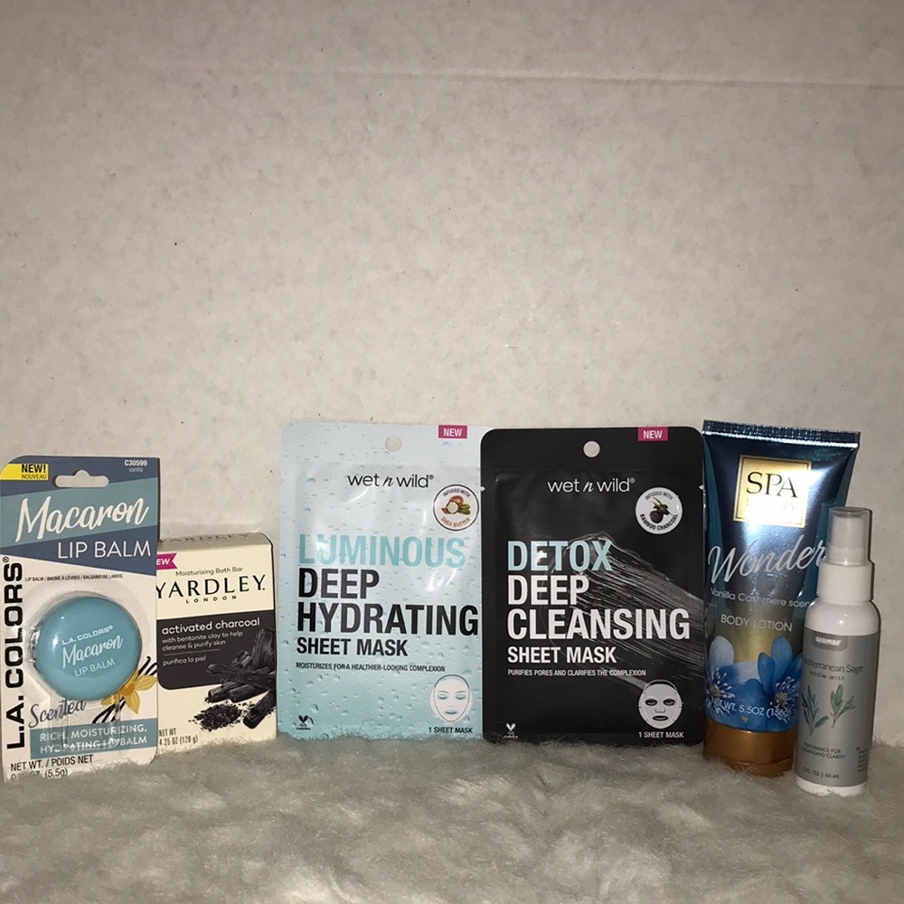 Body, face and lips care bundle, vanilla, charcoal, shea butter, sage.